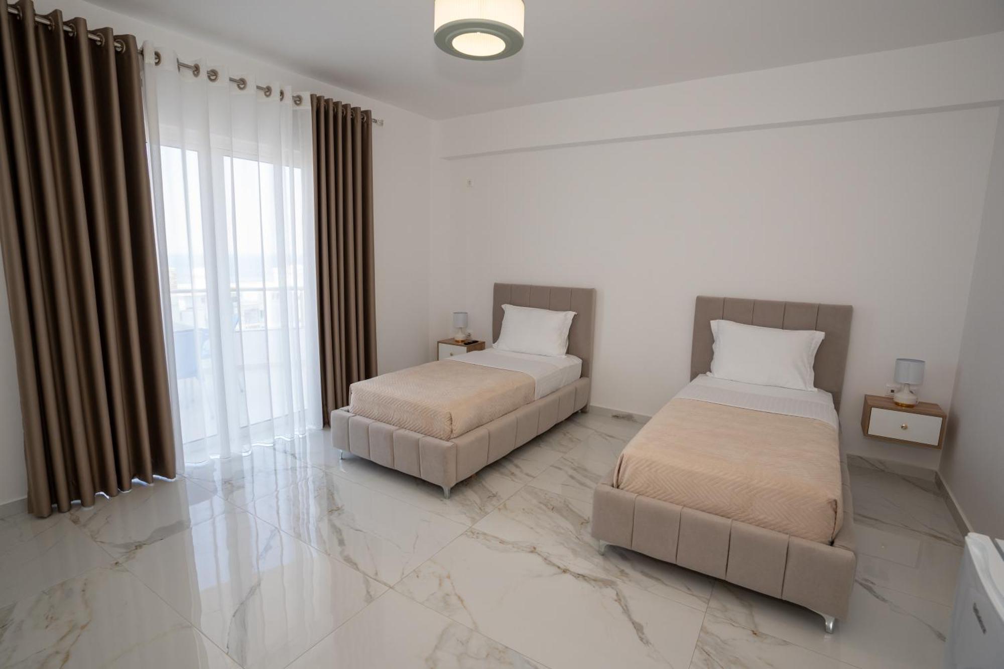 Kalasa Hotel Sarandë Exteriör bild