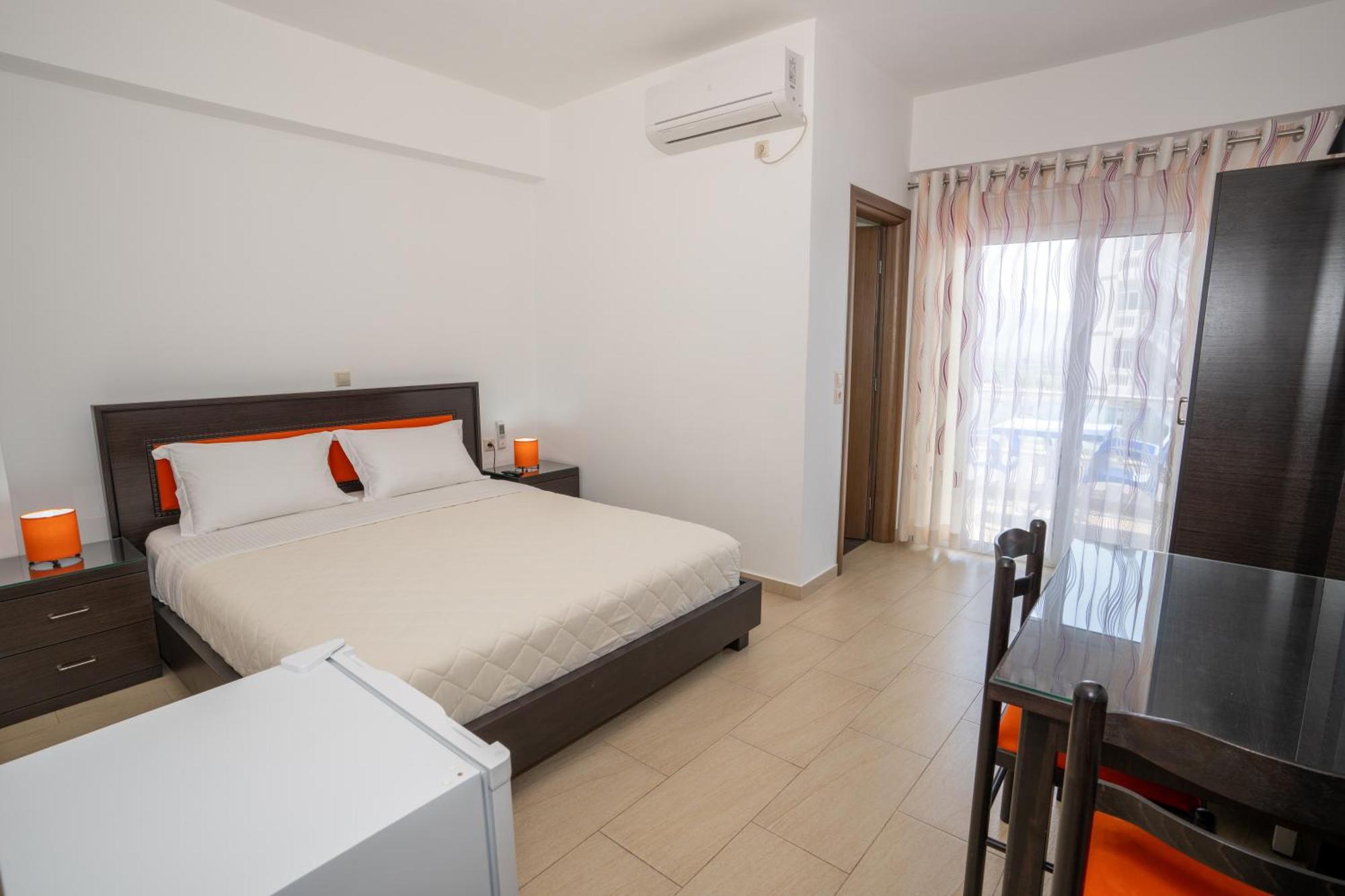 Kalasa Hotel Sarandë Exteriör bild