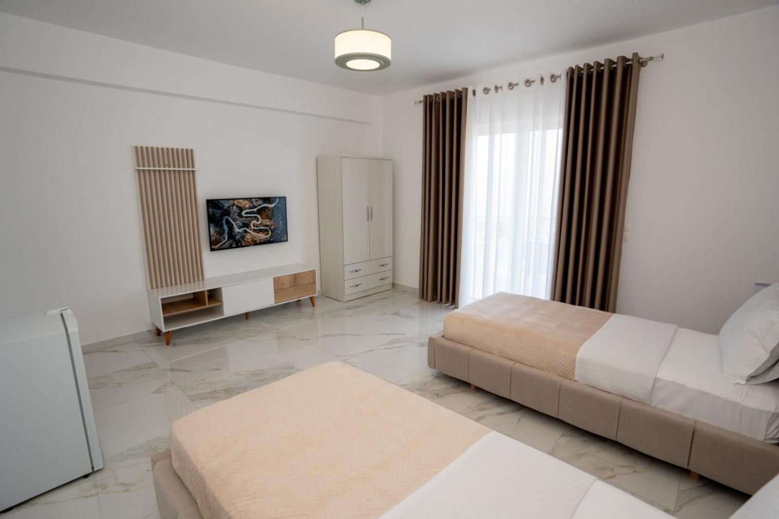 Kalasa Hotel Sarandë Exteriör bild