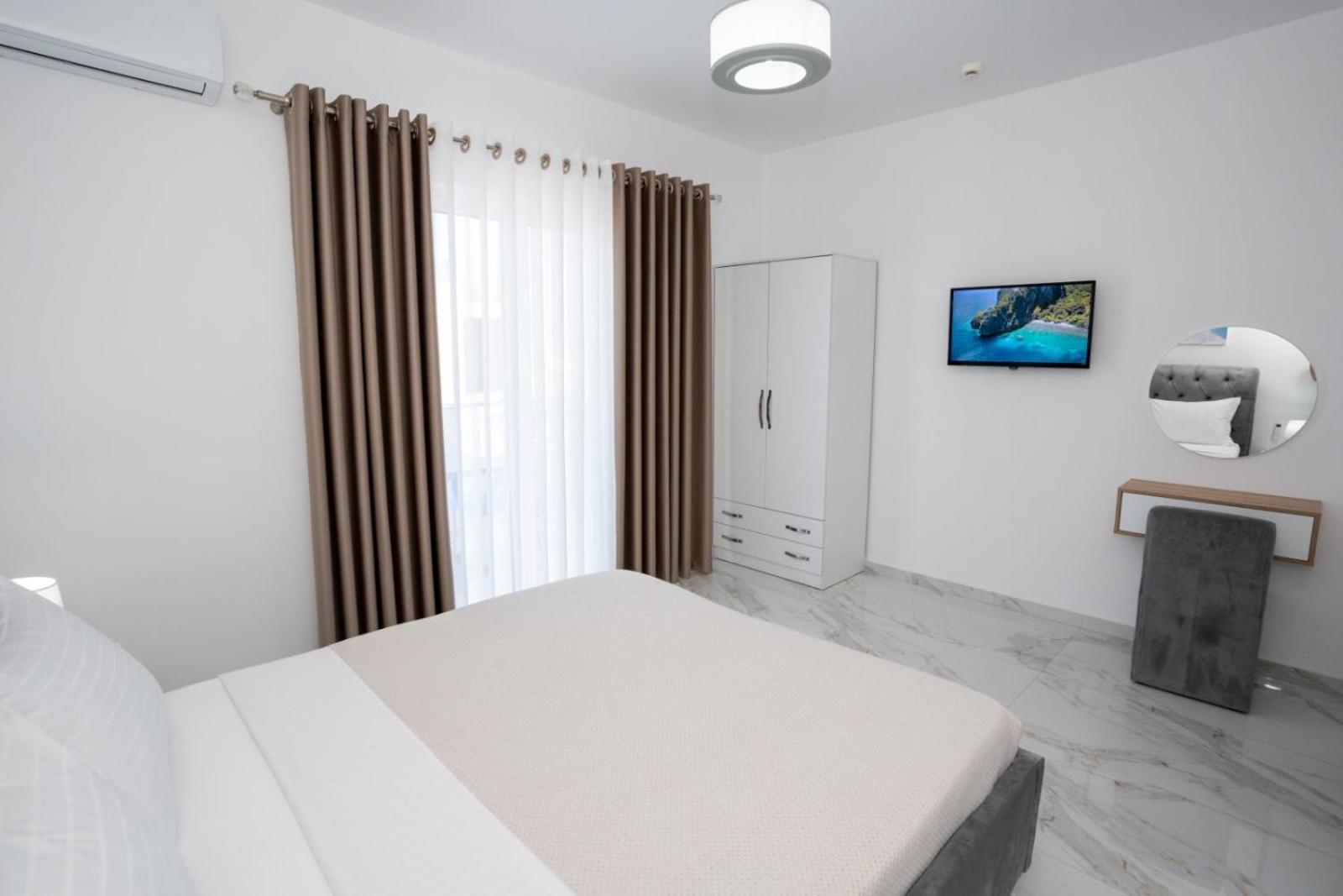 Kalasa Hotel Sarandë Exteriör bild